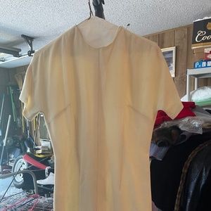 VINTAGE 70'S WHITE LINED DRESS 34-34-(38 SHOULDER TO THE BOTTOM OF HEM)
